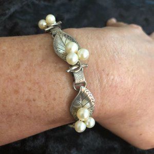Vintage Ming's Hawaii Sterling Pearl Bracelet